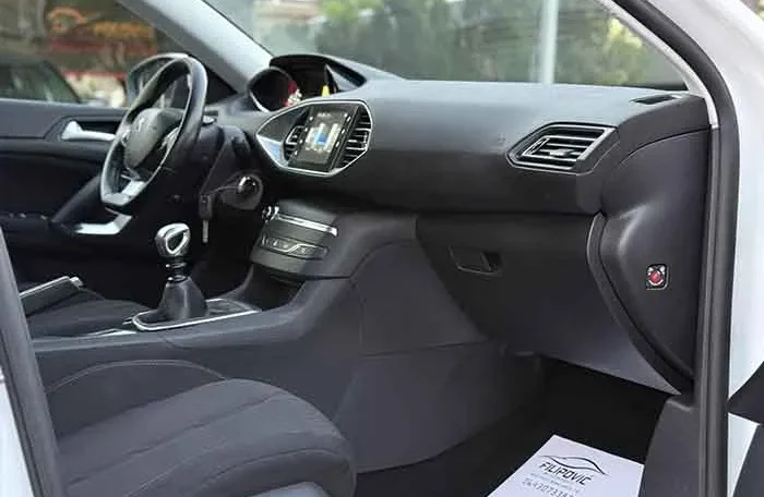 Peugeot 308 RATA 115E 2014. godište