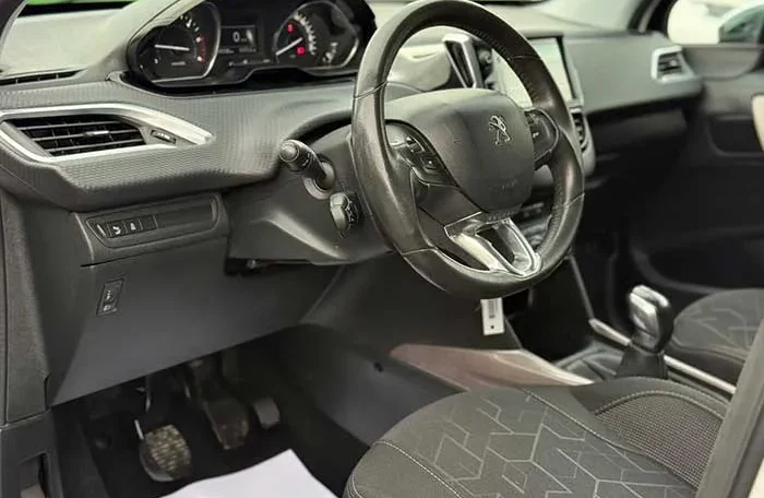 Peugeot 2008 RATA 108E 2015. godište